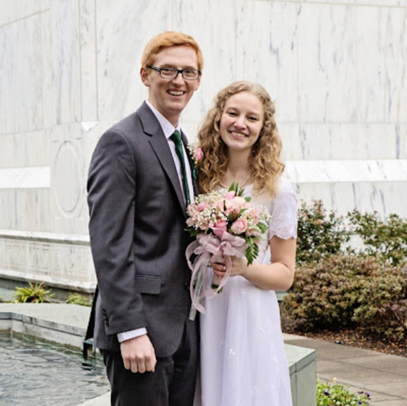 Meet your Posher, Serena - Picture 1 of 1